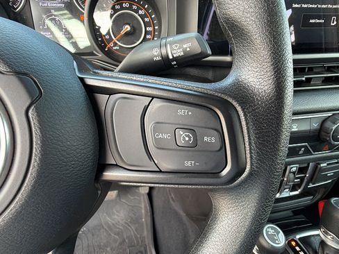 Used 2025 Jeep Wrangler Unlimited Sport AWD/4WD image 28