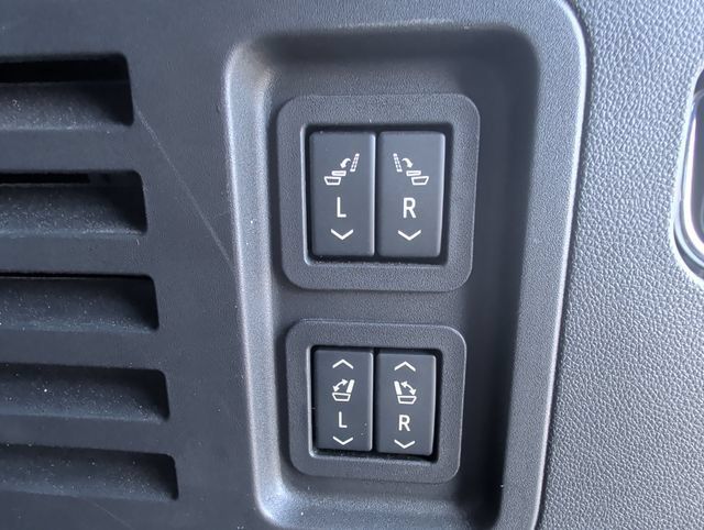 Used 2026 Chevrolet Traverse RS w/ LPO, Floor Liner Package AWD/4WD image 31