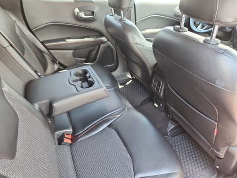 Used 2018 Jeep Compass Trailhawk AWD/4WD image 18
