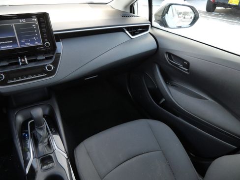 Certified 2022 Toyota Corolla LE image 12