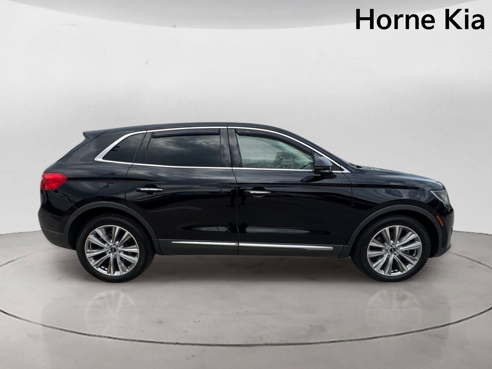 Used 2018 Lincoln MKX Reserve AWD/4WD image 3