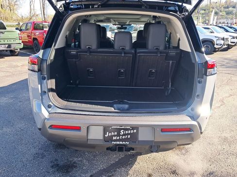 New 2026 Nissan Pathfinder Platinum AWD/4WD image 24