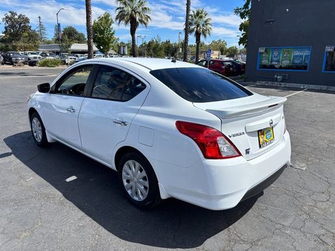 Used 2018 Nissan Versa SV FWD image 7