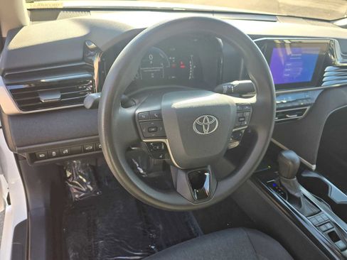 Used 2025 Toyota Camry LE image 24
