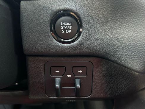 Used 2026 Toyota Tundra Limited w/ Power Package RWD image 31