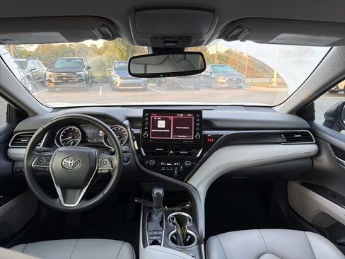 Used 2021 Toyota Camry XLE FWD image 19