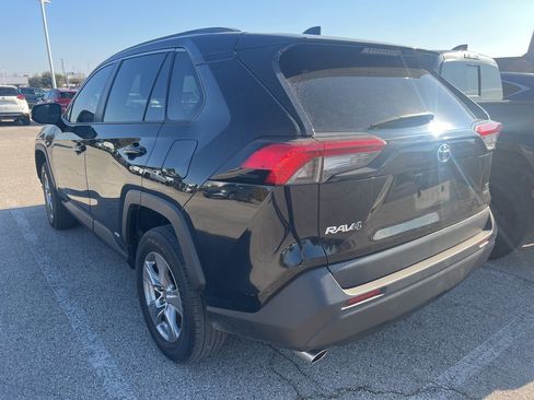 Used 2023 Toyota RAV4 XLE image 6