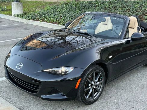Used 2016 MAZDA MX-5 Miata Grand Touring image 11