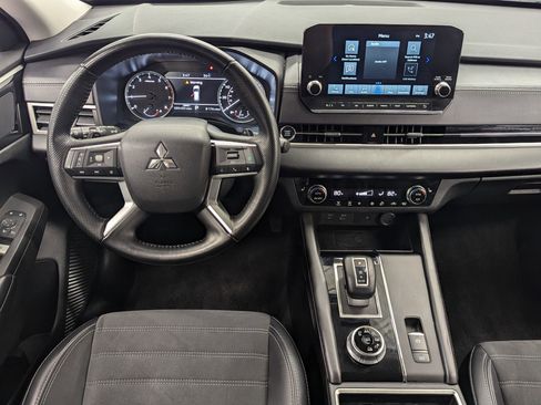 Used 2024 Mitsubishi Outlander SE image 22