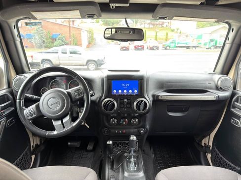 Used 2016 Jeep Wrangler Unlimited Sport w/ Quick Order Package 24S AWD/4WD image 18