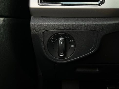 Used 2022 Volkswagen Atlas Cross Sport SEL R-Line image 23