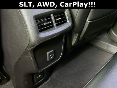 Used 2024 GMC Terrain SLT image 26