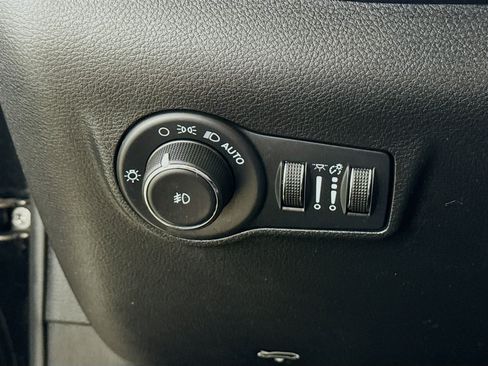 Used 2022 Jeep Compass Latitude AWD/4WD image 12