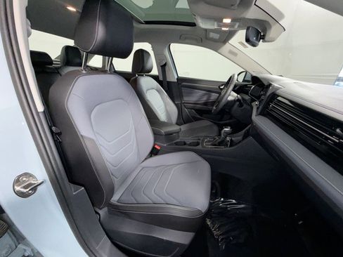 Used 2025 Volkswagen Jetta SEL FWD image 27
