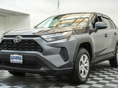 Used 2024 Toyota RAV4 LE AWD/4WD image 3