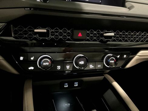 Used 2025 Honda Accord Touring image 15