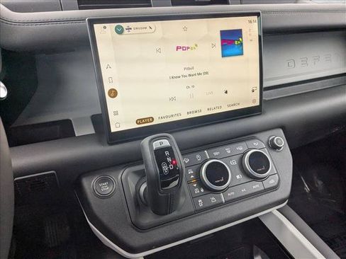 Used 2025 Land Rover Defender 130 S image 12