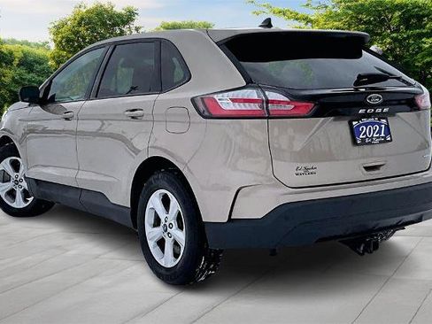 Certified 2021 Ford Edge SE image 2