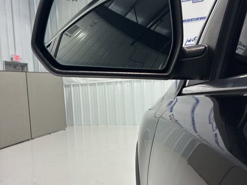 Used 2017 GMC Acadia SLT image 12