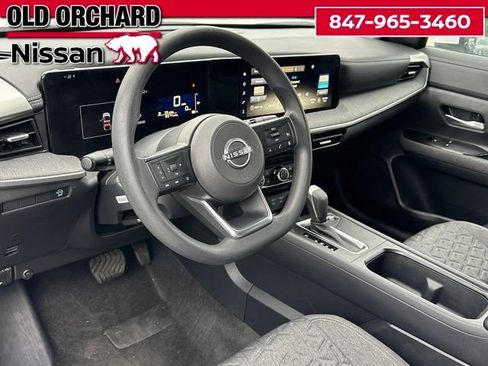 Used 2025 Nissan Kicks SV FWD image 14