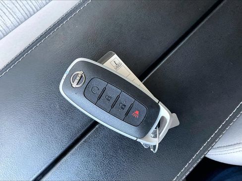 Used 2023 Nissan Rogue SV AWD/4WD image 26