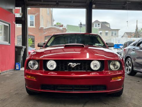 Used 2006 Ford Mustang GT Premium image 2