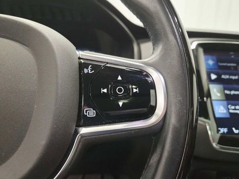 Used 2016 Volvo XC90 T6 Momentum w/ Momentum Plus Package image 21