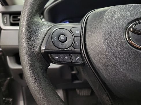 Used 2025 Toyota RAV4 XLE AWD/4WD image 25