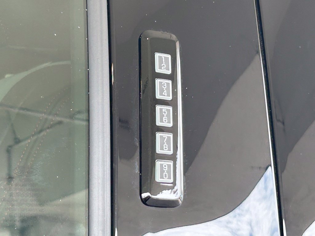 New 2026 Ford F250 Lariat w/ Black Appearance Package AWD/4WD image 17