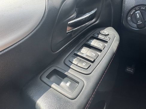 Used 2016 Dodge Grand Caravan R/T FWD image 24