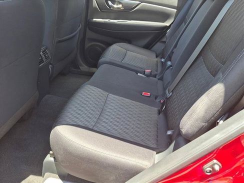 Used 2020 Nissan Rogue SV FWD image 18