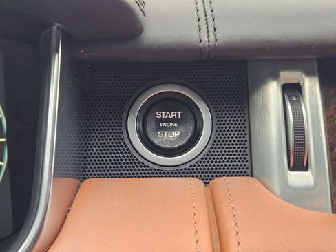 Used 2015 Land Rover Range Rover Autobiography image 18