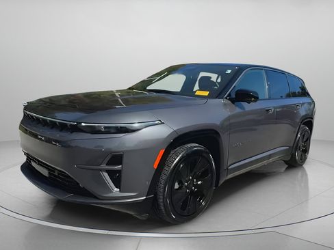 Used 2025 Jeep Wagoneer S Launch Edition image 11