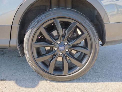 Used 2018 Ford Escape SE w/ SE Sport Appearance Package image 6