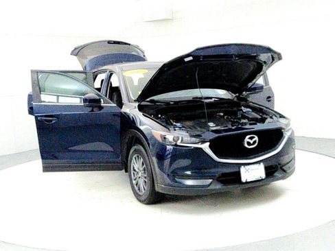 Used 2017 MAZDA CX-5 Touring image 9