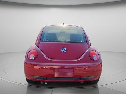 Used 2010 Volkswagen Beetle Coupe image 5