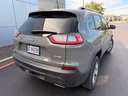 Used 2021 Jeep Cherokee Latitude Lux w/ Sun & Sound Group AWD/4WD image 14