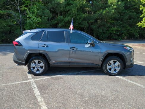 Used 2025 Toyota RAV4 LE AWD/4WD image 3