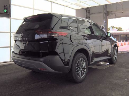 Used 2023 Nissan Rogue S FWD image 4