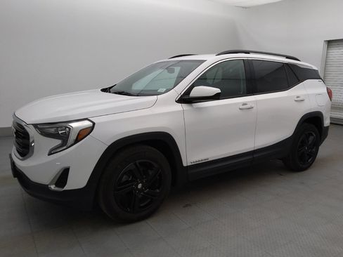 Used 2019 GMC Terrain SLE w/ Driver Convenience Package image 2