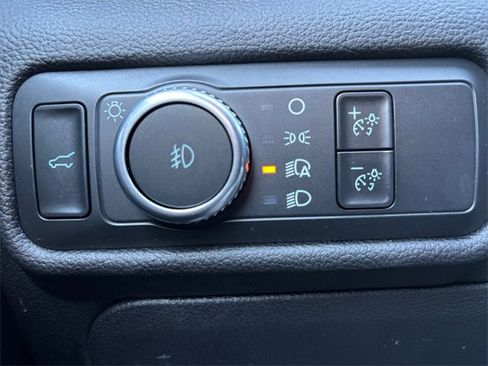 Used 2022 Ford Explorer XLT w/ Equipment Group 202A image 17