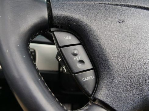 Used 2003 Ford Thunderbird image 24