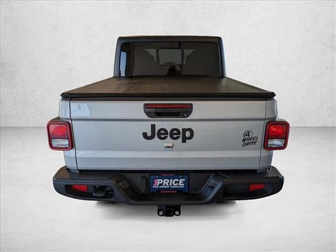 Used 2022 Jeep Gladiator Willys image 7