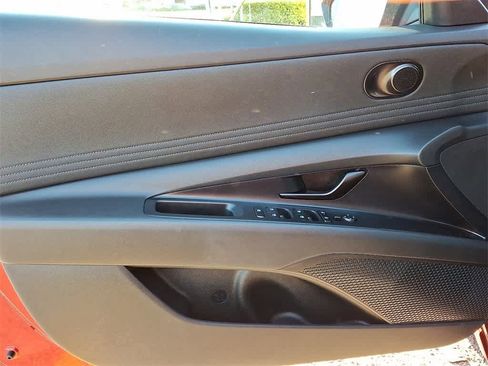 Used 2025 Hyundai Elantra Sport image 12