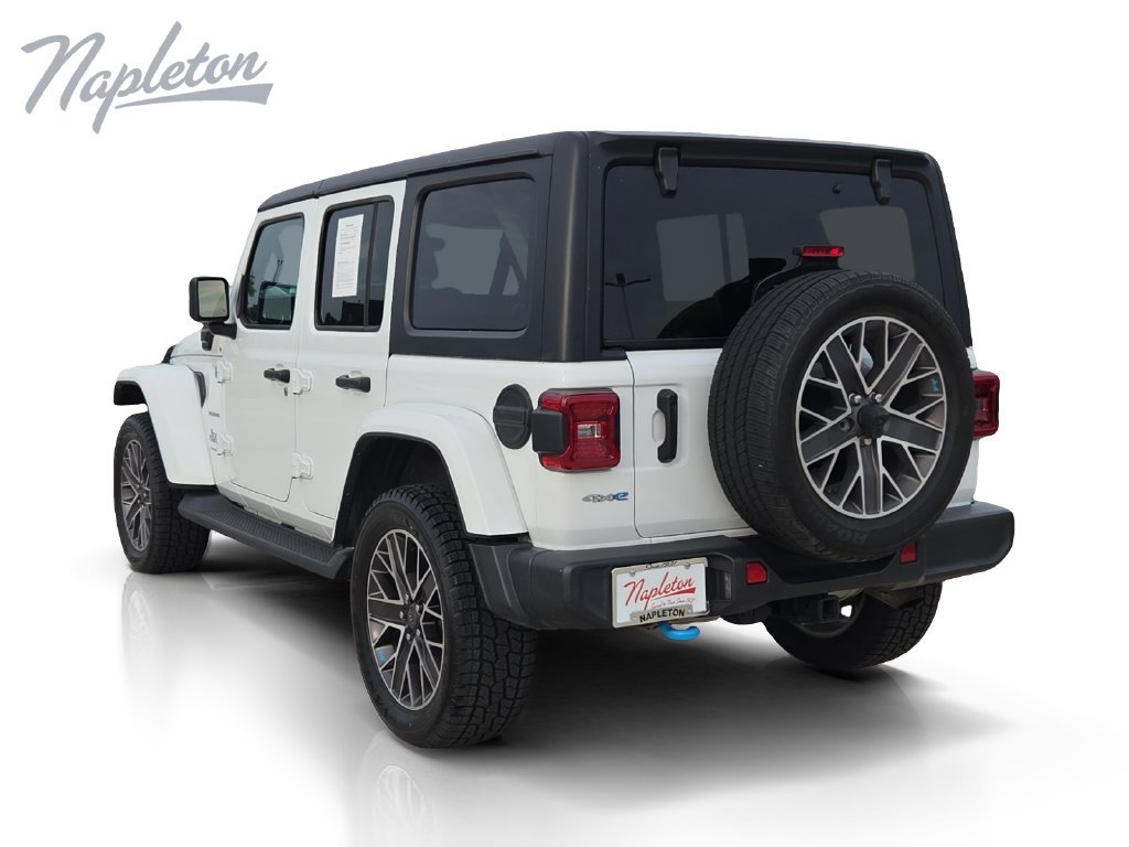 Used 2023 Jeep Wrangler Unlimited Sahara w/ Cold Weather Group AWD/4WD image 3