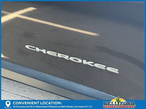 Used 2019 Jeep Cherokee Limited AWD/4WD image 7