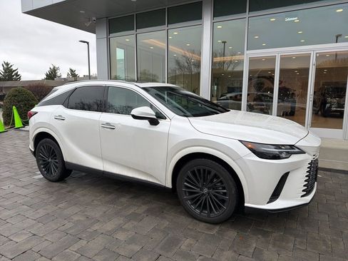 Used 2025 Lexus RX 350 Premium w/ Accessory Package image 3