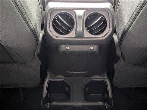 Used 2022 Jeep Gladiator Sport AWD/4WD image 15