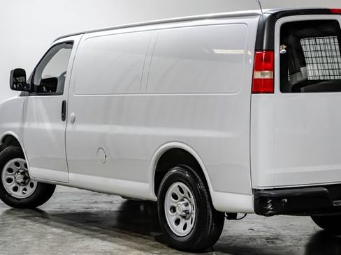 Used 2009 Chevrolet Express 1500 image 22