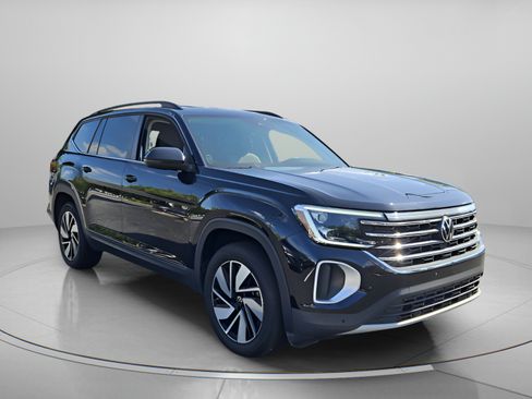 Certified 2025 Volkswagen Atlas SE FWD image 7